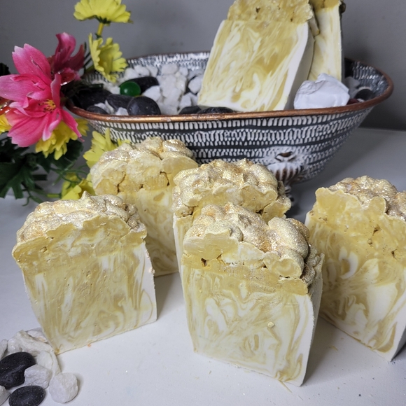 Sandlewood scented 2 large handmade soap bars - Picture 9 of 12